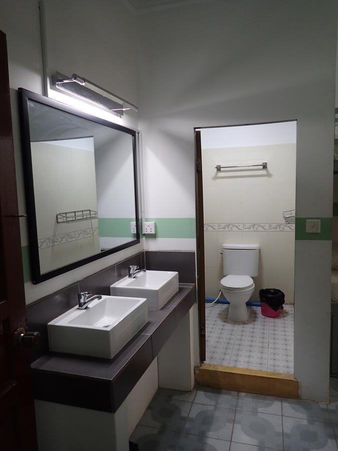 Lazy Gecko Guesthouse Phnom Penh Dış mekan fotoğraf