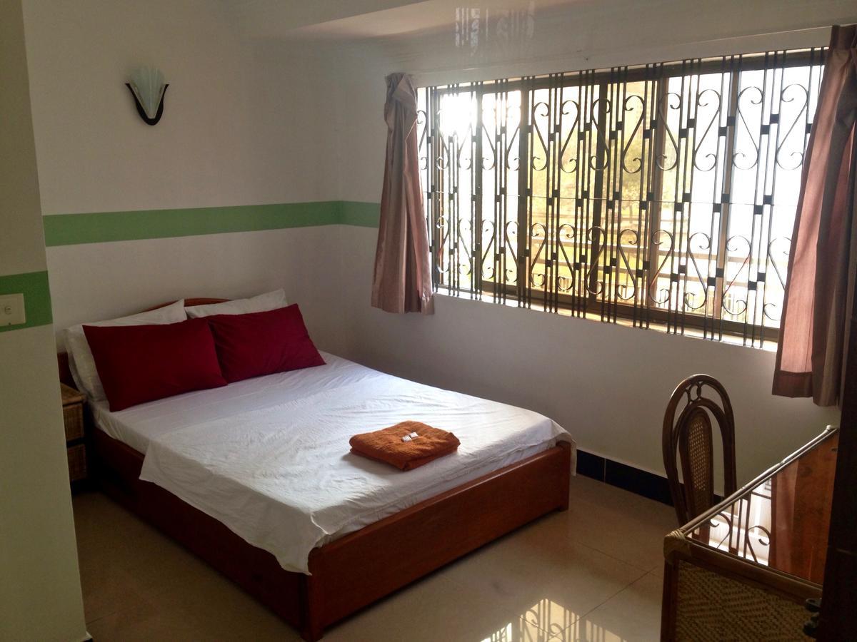 Lazy Gecko Guesthouse Phnom Penh Dış mekan fotoğraf